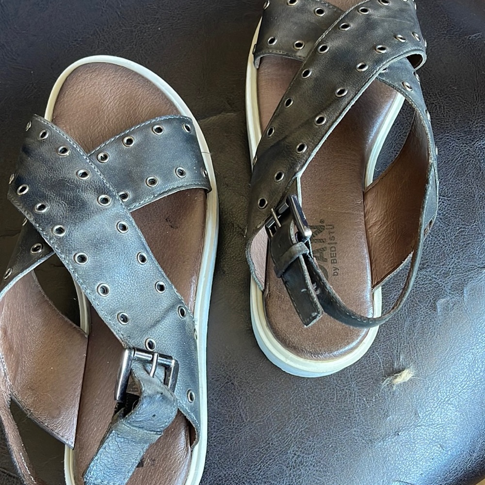 Worn twice roan platform sandals size 6